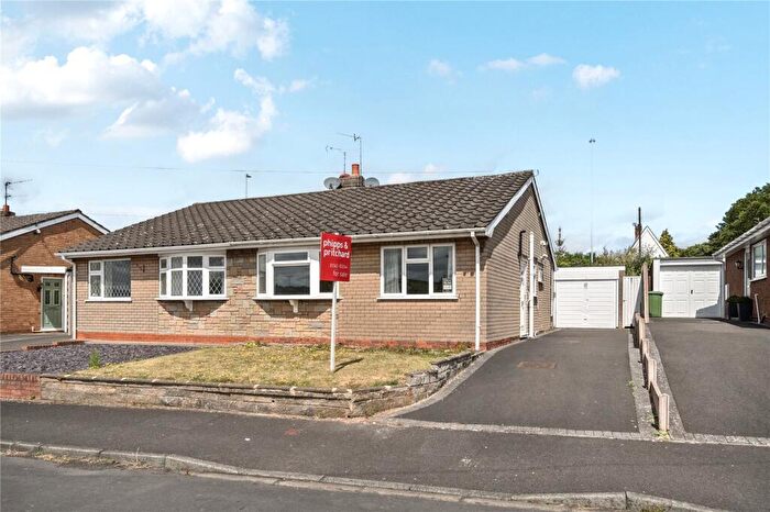 2 Bedroom Bungalow For Sale In Devon Close, Kidderminster, Worcestershire, DY11