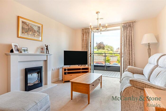 2 Bedroom Flat For Sale In Flora Grange, Uppergate Road, Stannington, S6
