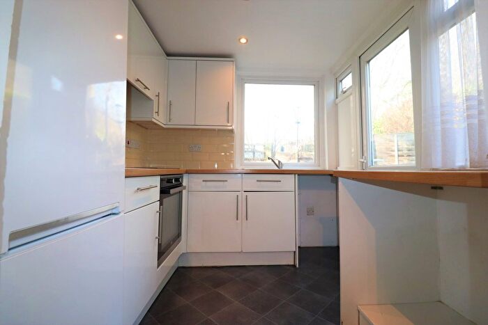 2 Bedroom Flat To Rent In Bean Road, Greenhithe, DA9