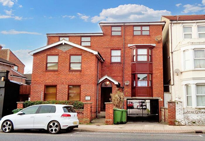 2 Bedroom Flat To Rent In Victoria Road South, Farriers Court, PO5