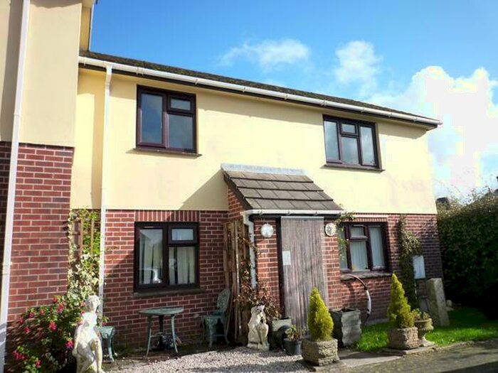 1 Bedroom Flat To Rent In Aunay Close, Holsworthy, EX22