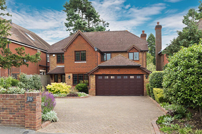 5 Bedroom Detached House To Rent In Sidney Road, Walton On Thames, Surrey, KT12