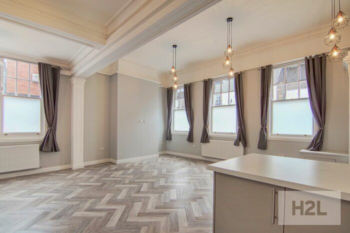 2 Bedroom Flat To Rent In High Street, Coleshill, B46