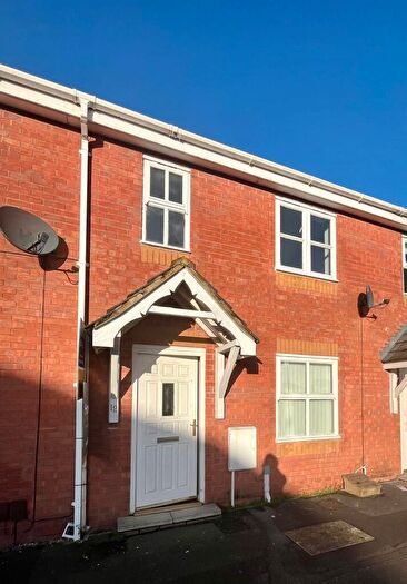 2 Bedroom Terraced House For Sale In Carter Close, Swindon, Wiltshire, SN25