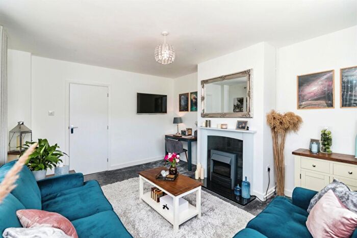 2 Bedroom Detached Bungalow For Sale In Oulton Road, Lowestoft, NR32