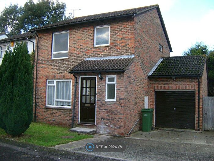 4 Bedroom Detached House To Rent In Hatfield Court, Calcot, Reading, RG31
