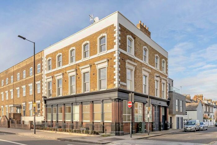 2 Bedroom Flat To Rent In Goldhawk Road, London, W12