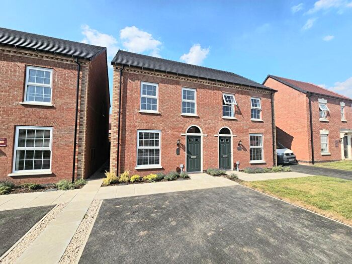 3 Bedroom Semi-Detached House To Rent In Hatter Close, Hugglescote, LE67