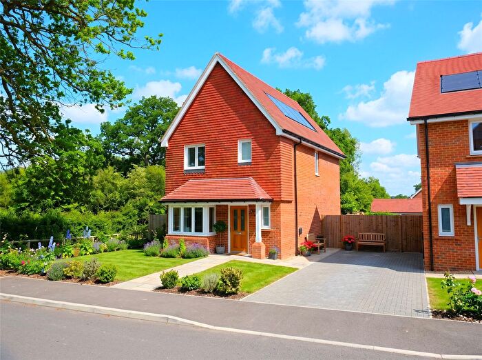 3 Bedroom Detached House For Sale In Manorwood, West Horsley, Leatherhead, Surrey, KT24
