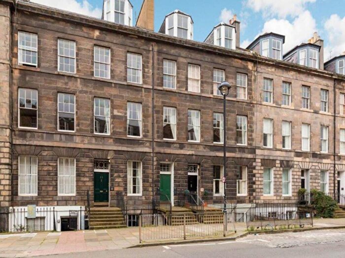 3 Bedroom Flat To Rent In London Street, New Town, City Centre, EH3