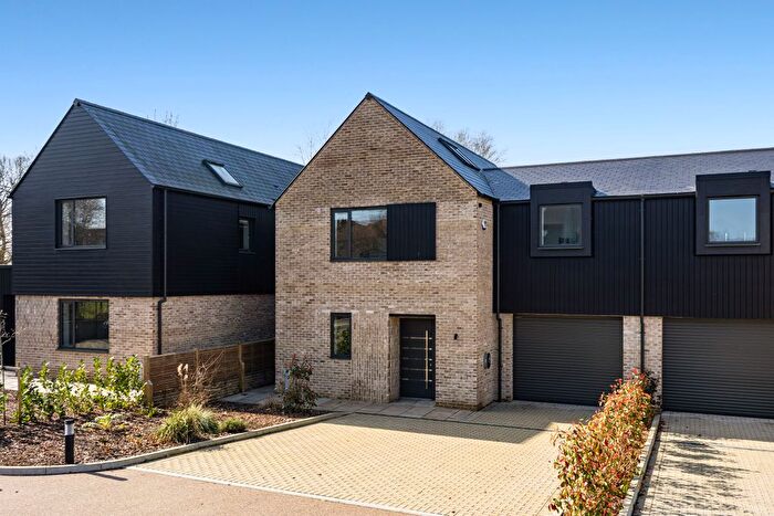 4 Bedroom Semi Detached House For Sale In Sandpiper Close, Appledore, Ashford, Kent, TN26