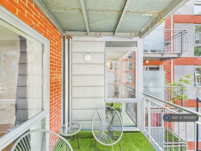 2 Bedroom Flat To Rent In Washington House, London, E5