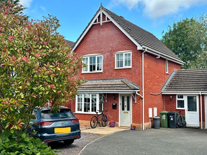3 Bedroom Link Detached House For Sale In Wenlock Close, Belmont, Hereford, HR2
