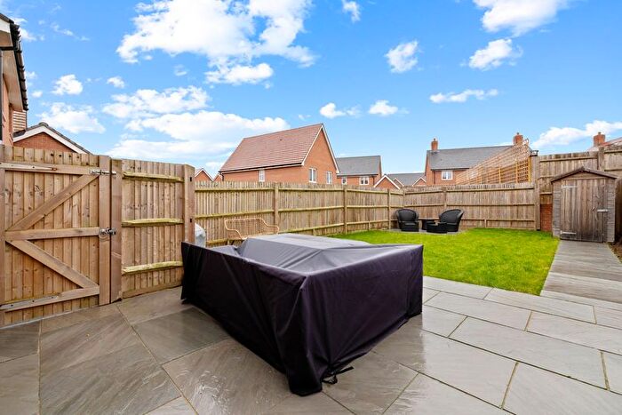 2 Bedroom Semi-Detached House For Sale In Nine Acres, Chichester, PO19