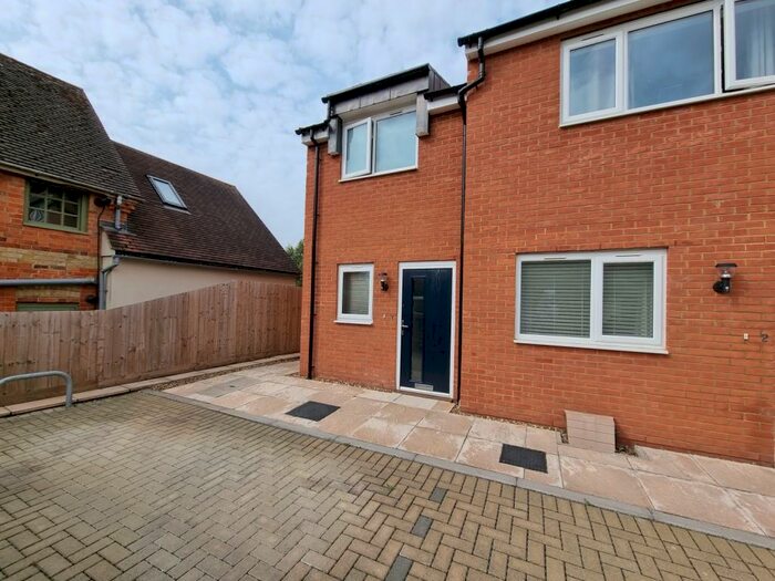 1 Bedroom Terraced House To Rent In Templeman Place, Buckingham, MK18