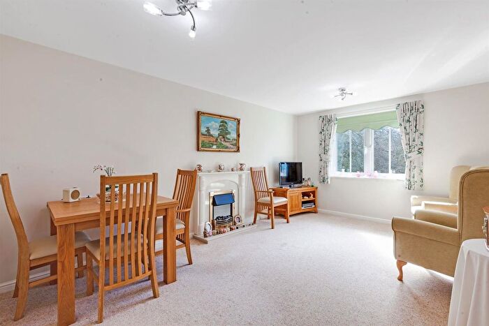 2 Bedroom Flat For Sale In Sanders Court, Junction Road, Warley, Brentwood, CM14
