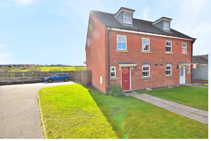 3 Bedroom House To Rent In Robinson Way, Wootton, Northampton, NN4