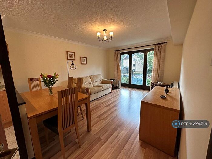 2 Bedroom Flat To Rent In Ashworth Park, Cambridge, CB3