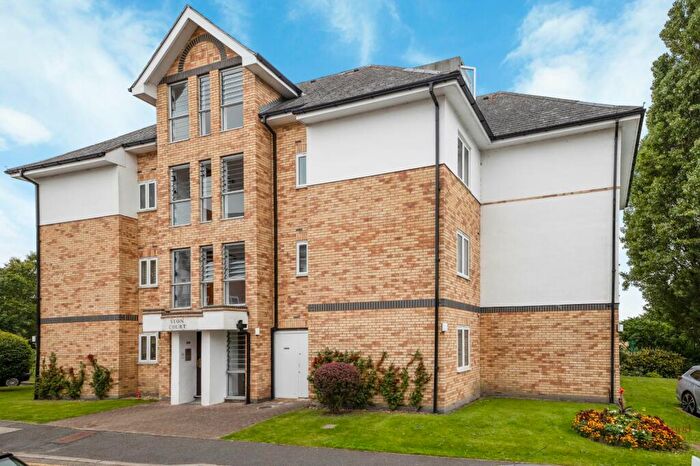 2 Bedroom Flat To Rent In Park View Close, St Albans, AL1