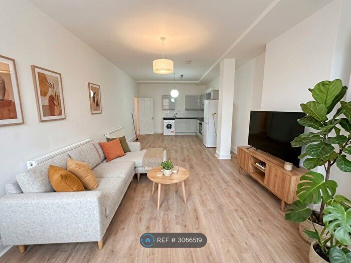 1 Bedroom Flat To Rent In Stoke Newington High Street, London, N16