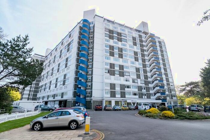 2 Bedroom Flat To Rent In West Cliff Road, Bournemouth, BH2