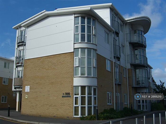 Studio To Rent In Castle Lane West, Bournemouth, BH8