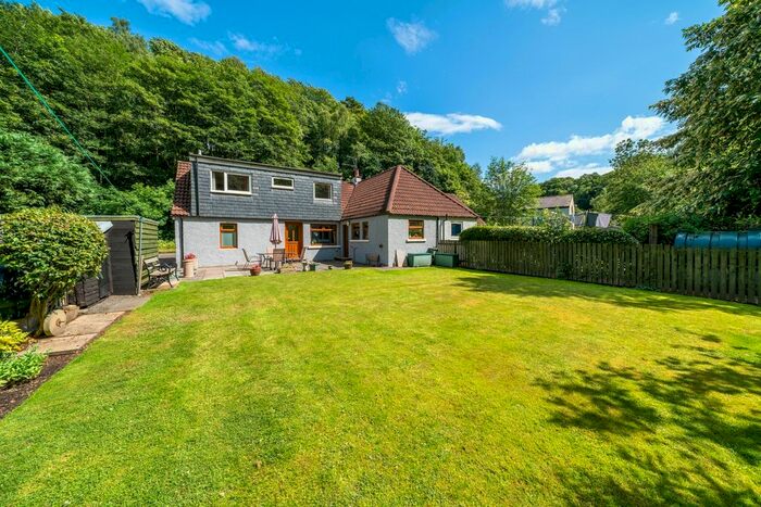 3 Bedroom Semi-Detached House For Sale In The Crescent, Dura Den, KY15