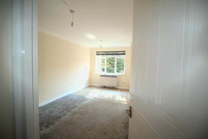 1 Bedroom Flat To Rent In Corfe Place, Maidenhead SL6