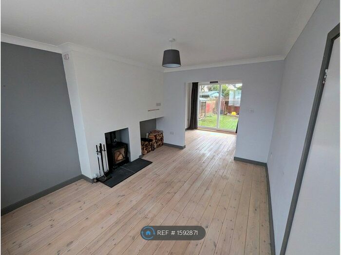 3 Bedroom Semi-Detached House To Rent In Avonmouth Road, Sunderland, SR3