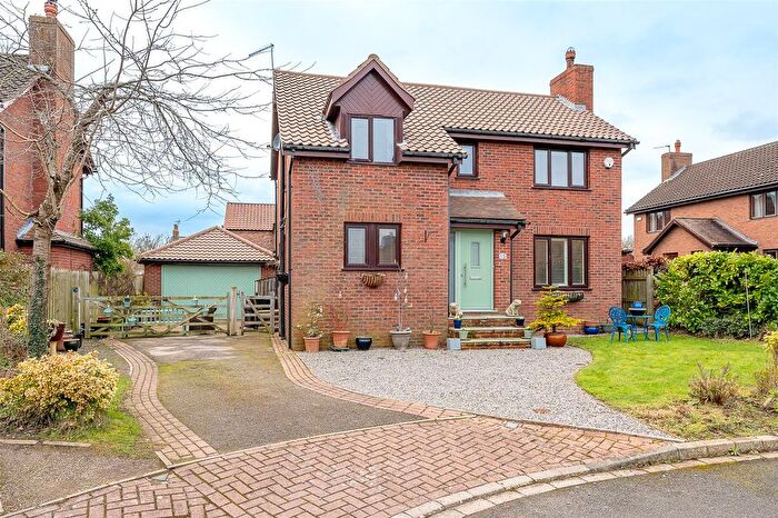 4 Bedroom Detached House For Sale In Dikelands Close, Upper Poppleton, York, YO26