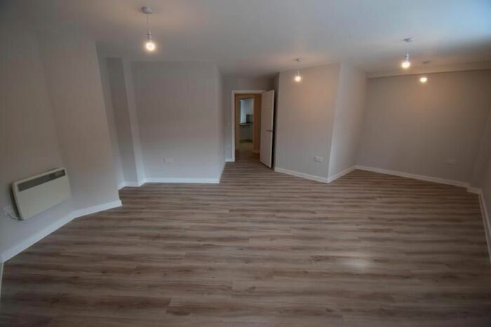 2 Bedroom Flat To Rent In Chichester Road, Southend On Sea, Essex, SS1