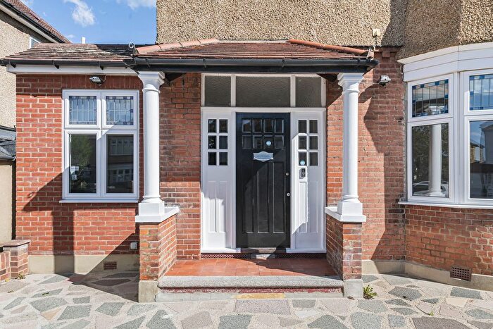 5 Bedroom Semi-detached House For Sale In Coniston Road, Bromley, BR1
