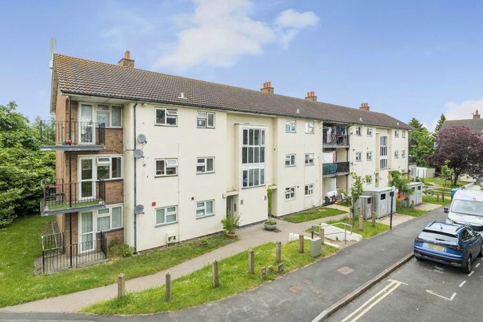 2 Bedroom Apartment To Rent In Barton Road, Headington, OX3