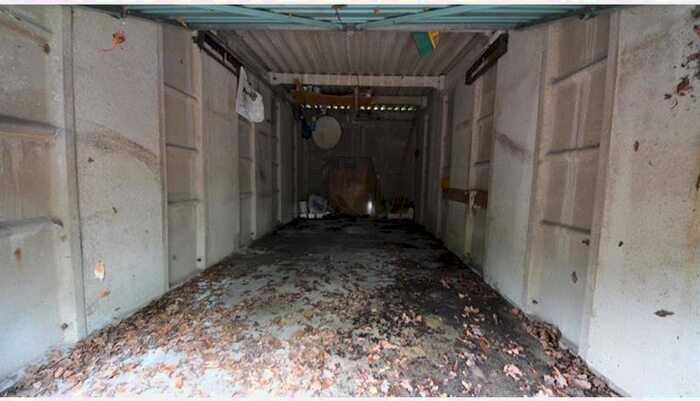 Garage / Parking To Rent In Brookside, London, N21