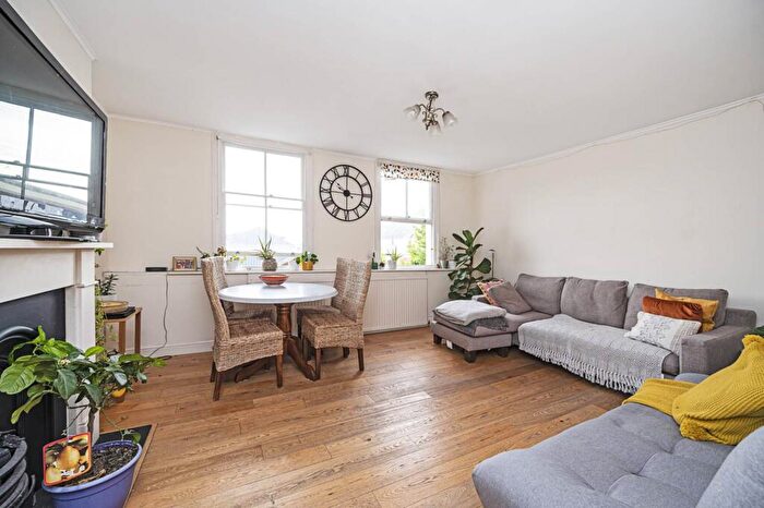 2 Bedroom Flat To Rent In Liverpool Road, Angel, London, N1