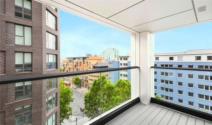 2 Bedroom Flat To Rent In Deacon Street, Elephant And Castle, London, SE17