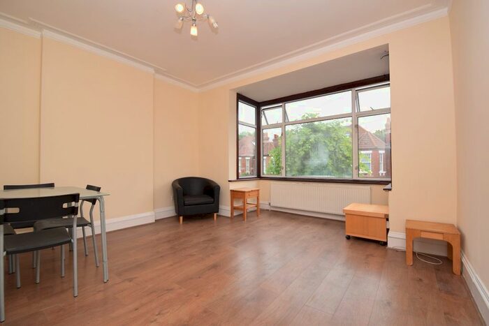 2 Bedroom Maisonette To Rent In Welldon Crescent, Harrow, Greater London, HA1