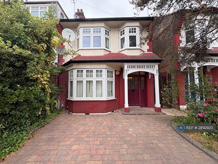4 Bedroom Terraced House To Rent In Hamilton Crescent, London, N13