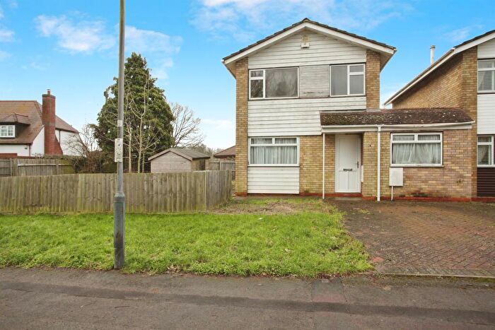 3 Bedroom Link Detached House For Sale In Northampton Lane, Dunchurch, Rugby, CV22