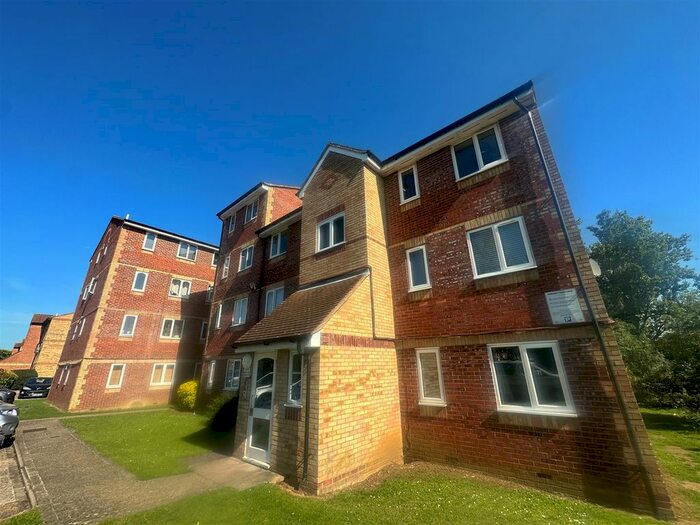 Studio To Rent In Pioneer Way, Watford, WD18