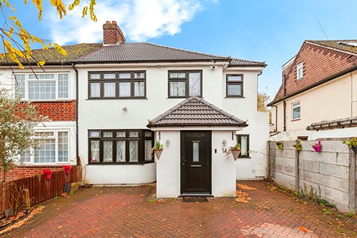 6 Bedroom Semi Detached House For Sale In Haymill Road, Slough, SL1