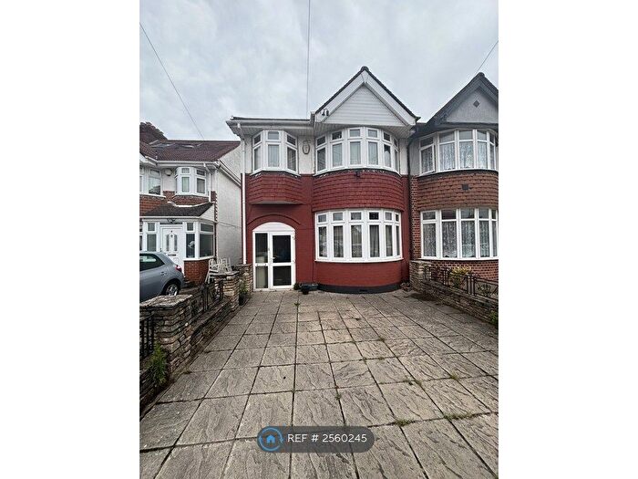 3 Bedroom Semi-Detached House To Rent In Bowness Drive, Hounslow, TW4