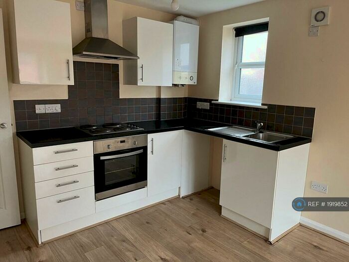 2 Bedroom Flat To Rent In Thornton St, Nottingham, NG17