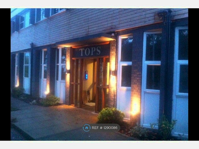 2 Bedroom Flat To Rent In Ravenscliffe Road, Stoke-On-Trent ST7