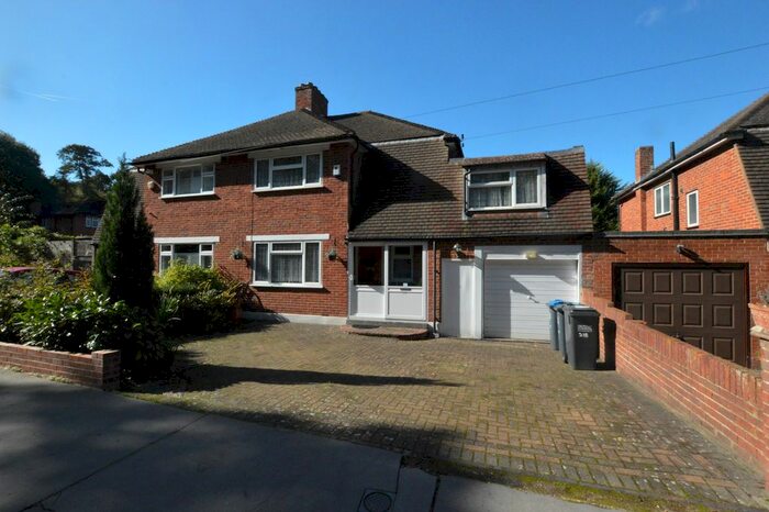 4 Bedroom Semi-Detached House To Rent In Bridle Road, Croydon, CR0