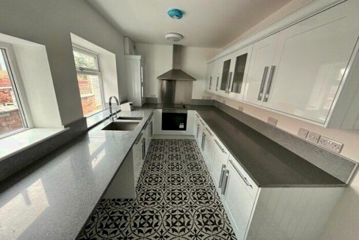 3 Bedroom Property To Rent In Lord Street, Crewe, CW2