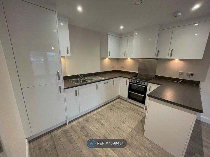 2 Bedroom Flat To Rent In Station Road, Corby, NN17