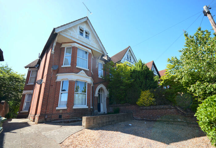 Studio To Rent In Hill Lane, Southampton, SO15