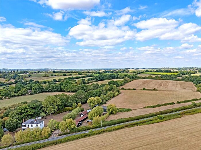 4 Bedroom Equestrian Property For Sale In East Hanningfield Road, Rettendon Common, Chelmsford, Essex, CM3