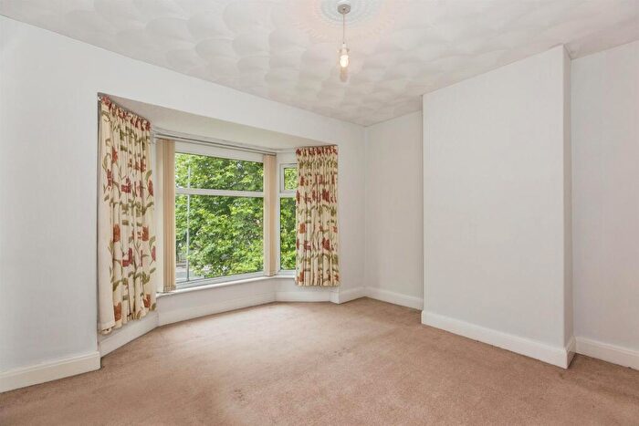 4 Bedroom Semi-Detached House For Sale In Cockett Road, Cockett, Swansea, SA2